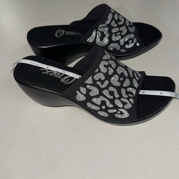 Onex Black & Silver Leopard Print Rory Slide Wedge EUR Size 39 US Size 8.5/9 - Picture 2 of 10